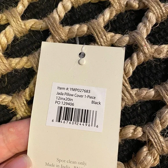 Natural and Black Woven pillowcase - Picture 4 of 6